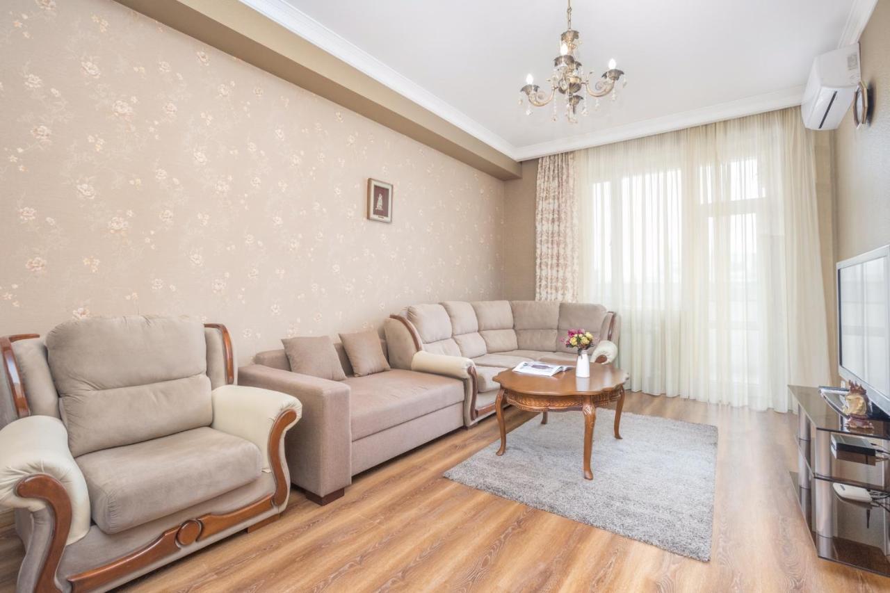Central Yerevan 1 Bedroom Cozy Apartment 外观 照片